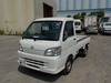 It is a picture of the white daihatsu hijet truck in 2005,Sub Photo 1 Stock No.Y024310