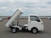 It is a picture of the white daihatsu hijet dump in 2019,First Photo Stock No.Y024870