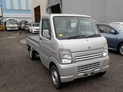 It is a picture of the silver suzuki carry truck in 2012,First Photo Stock No.Y024915