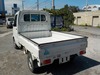 It is a picture of the white suzuki carry truck in 2002,Sub Photo 3 Stock No.Y025067