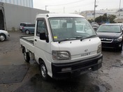It is a picture of the white daihatsu hijet truck in 1999,First Photo Stock No.Y025101