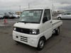 It is a picture of the white mitsubishi minicab truck truck in 2002,Sub Photo 1 Stock No.Y025348
