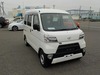 It is a picture of the white toyota pixis passenger van in 2019,Sub Photo 0 Stock No.Y025500