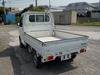 It is a picture of the white suzuki carry truck in 2003,Sub Photo 3 Stock No.Y025501