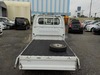 It is a picture of the white suzuki carry truck in 2009,Sub Photo 4 Stock No.Y026321