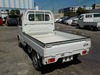 It is a picture of the white suzuki carry truck in 2002,Sub Photo 3 Stock No.Y026597