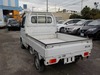 It is a picture of the white suzuki carry truck in 2002,Sub Photo 3 Stock No.Y026694