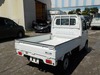 It is a picture of the white suzuki carry truck in 2005,Sub Photo 2 Stock No.Y026709
