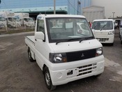 It is a picture of the white mitsubishi minicab truck in 2005,First Photo Stock No.Y026820