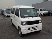 It is a picture of the white mitsubishi minicab passenger van in 2001,First Photo Stock No.Y027472