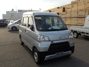 It is a picture of the silver daihatsu hijet deck van in 2018,First Photo Stock No.Y027499