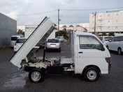 It is a picture of the white daihatsu hijet dump in 1996,First Photo Stock No.Y028062
