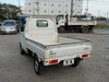 It is a picture of the white suzuki carry truck in 2001,Sub Photo 3 Stock No.Y028083