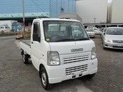 It is a picture of the white suzuki carry truck in 2007,First Photo Stock No.Y028563