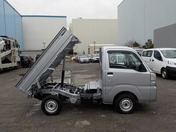 It is a picture of the silver daihatsu hijet dump in 2019,First Photo Stock No.Y029040