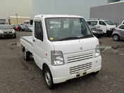 It is a picture of the white suzuki carry truck in 2012,First Photo Stock No.Y029366