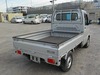 It is a picture of the silver suzuki carry truck in 2002,Sub Photo 2 Stock No.Y029408