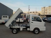 It is a picture of the white suzuki carry dump in 2020,First Photo Stock No.Y029528