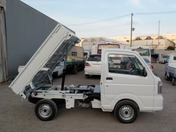 It is a picture of the white suzuki carry dump in 2020,First Photo Stock No.Y029529
