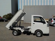 It is a picture of the white daihatsu hijet dump in 2020,First Photo Stock No.Y029537