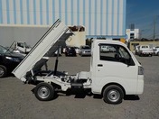It is a picture of the white daihatsu hijet dump in 2020,First Photo Stock No.Y029539