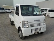 It is a picture of the white suzuki carry truck in 2005,First Photo Stock No.Y029606