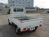 It is a picture of the white suzuki carry truck in 2005,Sub Photo 2 Stock No.Y029606