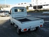 It is a picture of the white suzuki carry truck in 2002,Sub Photo 3 Stock No.Y029733