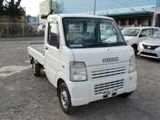 It is a picture of the white suzuki carry truck in 2008,First Photo Stock No.Y030084