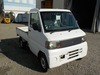 It is a picture of the white mitsubishi minicab truck in 2005,Sub Photo 0 Stock No.Y030148