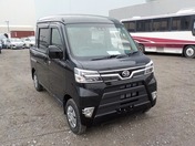 It is a picture of the black daihatsu hijet deck van in 2020,First Photo Stock No.Y030168