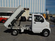 It is a picture of the white suzuki carry dump in 2012,First Photo Stock No.Y030446