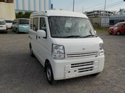It is a picture of the white suzuki every passenger van in 2019,First Photo Stock No.Y031049