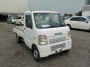 It is a picture of the white suzuki carry  truck in 2002,First Photo Stock No.Y031965