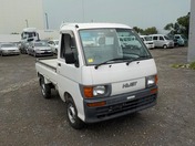 It is a picture of the white daihatsu hijet truck in 1997,First Photo Stock No.Y032015