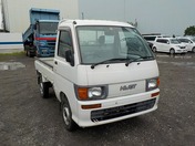 It is a picture of the white daihatsu hijet truck in 1998,First Photo Stock No.Y032075