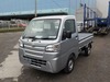 It is a picture of the silver daihatsu hijet truck in 2019,Sub Photo 1 Stock No.Y032199