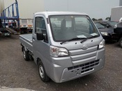 It is a picture of the silver daihatsu hijet truck in 2019,First Photo Stock No.Y032199