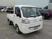 It is a picture of the white daihatsu hijet truck in 2020,First Photo Stock No.Y032272
