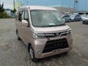 It is a picture of the light rose  daihatsu hijet deck van in 2020,Sub Photo 0 Stock No.Y032347