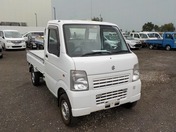 It is a picture of the white suzuki carry truck in 2012,First Photo Stock No.Y032409