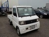 It is a picture of the white mitsubishi minicab truck in 2005,Sub Photo 0 Stock No.Y032410