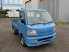 It is a picture of the blue daihatsu hijet dump in 2004,Sub Photo 1 Stock No.Y032442
