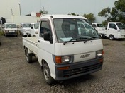 It is a picture of the white daihatsu hijet truck in 1998,First Photo Stock No.Y032446