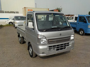 It is a picture of the silver suzuki carry truck in 2019,First Photo Stock No.Y032510