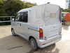 It is a picture of the silver daihatsu hijet  deck van in 2002,Sub Photo 2 Stock No.Y032517