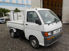 It is a picture of the white daihatsu hijet scissors dump in 1996,Sub Photo 1 Stock No.Y032539