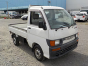 It is a picture of the white daihatsu hijet  truck in 1996,First Photo Stock No.Y032674