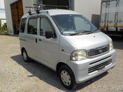 It is a picture of the silver daihatsu hijet passenger van in 2003,First Photo Stock No.Y032830