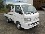It is a picture of the white daihatsu hijet truck in 2000,First Photo Stock No.Y033306